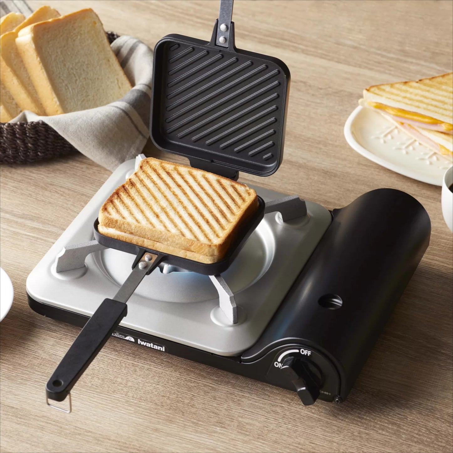 Iwatani Tatsujin Slim Beta Stove Portable Butane Canister Cassette Gas Stove Indoor Outdoor Camping Travel High Power 3.2kw Firepower Burner