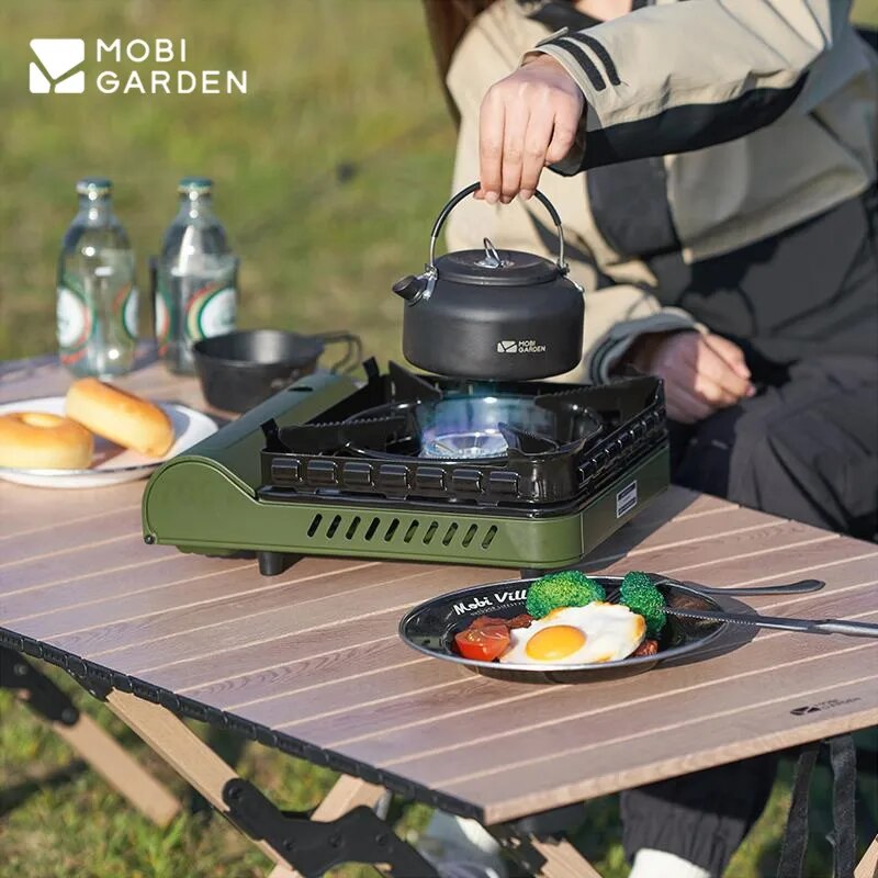Mobi Garden Large Butane Camping Stove Mini 3.5KW Firepower With Built-in Windshield Standard Gas Fuel Nozzle Type Canister Cassette Style With Storage