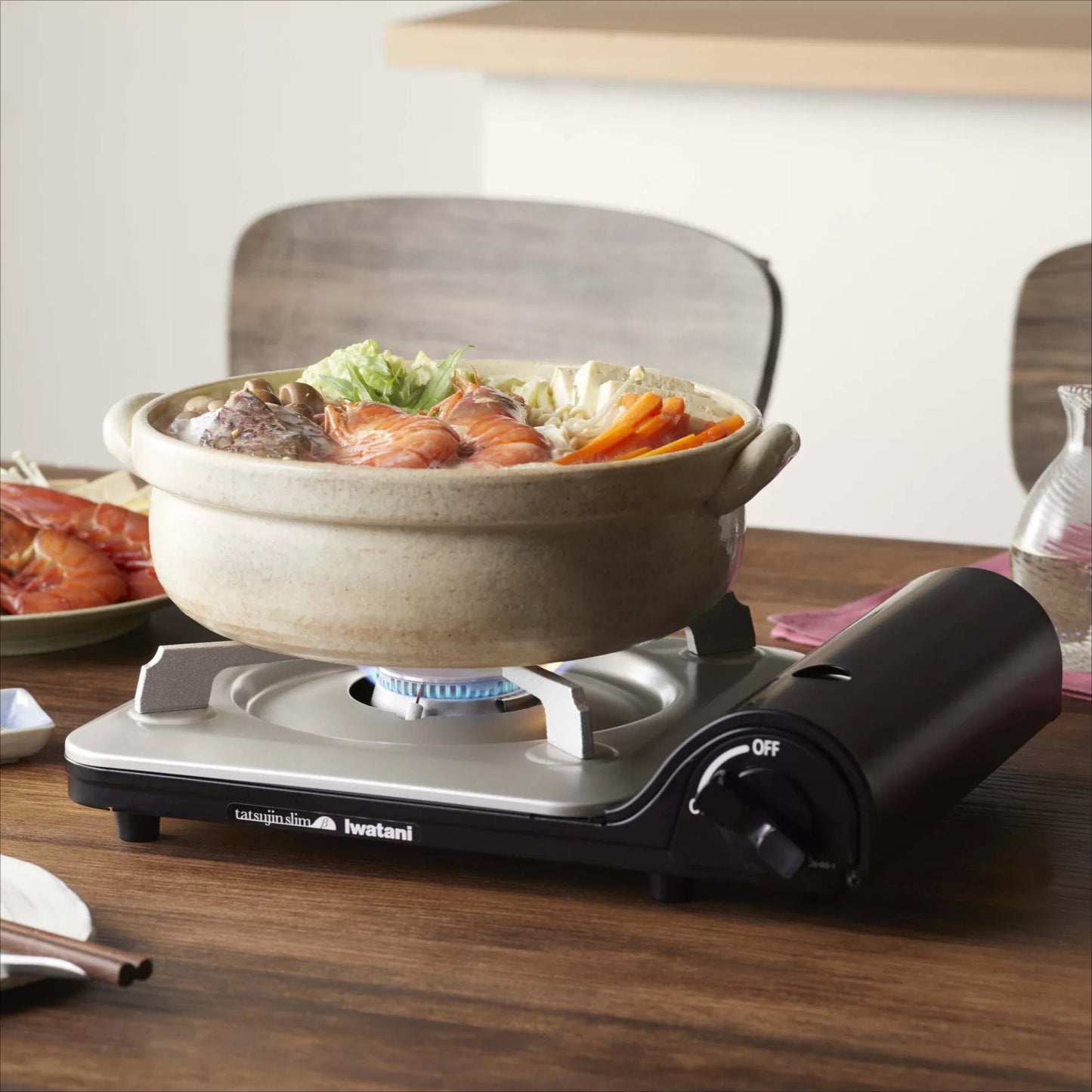 Iwatani Tatsujin Slim Beta Stove Portable Butane Canister Cassette Gas Stove Indoor Outdoor Camping Travel High Power 3.2kw Firepower Burner